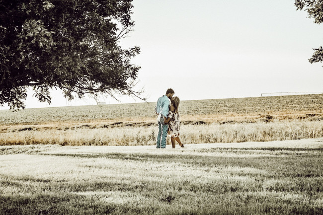 Engagement pictures on the farm. 