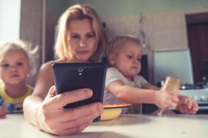 How Ditching Electronics Helped My Relationship with My Daughter